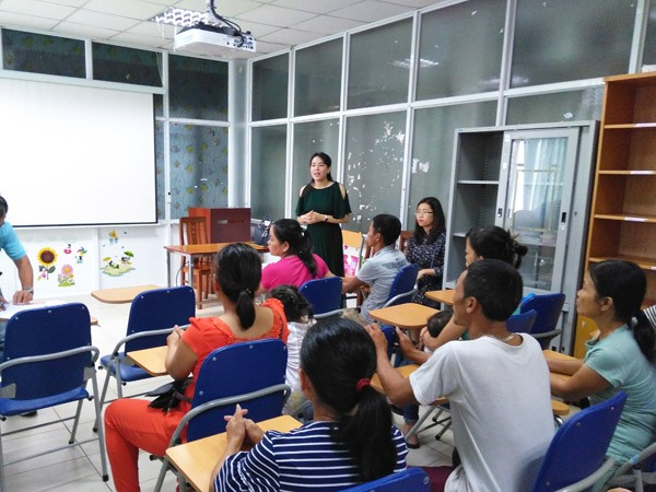 Trao máy hỗ trợ điều trị và thăm bệnh nhi hoả hoạn cạnh Bệnh viện Nhi - ảnh 2
