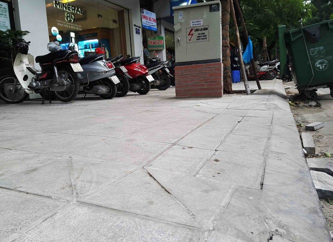 Vỉa hè lát đá tự nhiên tiền tỷ “uốn lượn mềm mại” - ảnh 13