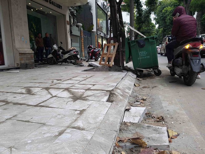 Vỉa hè lát đá tự nhiên tiền tỷ “uốn lượn mềm mại” - ảnh 6