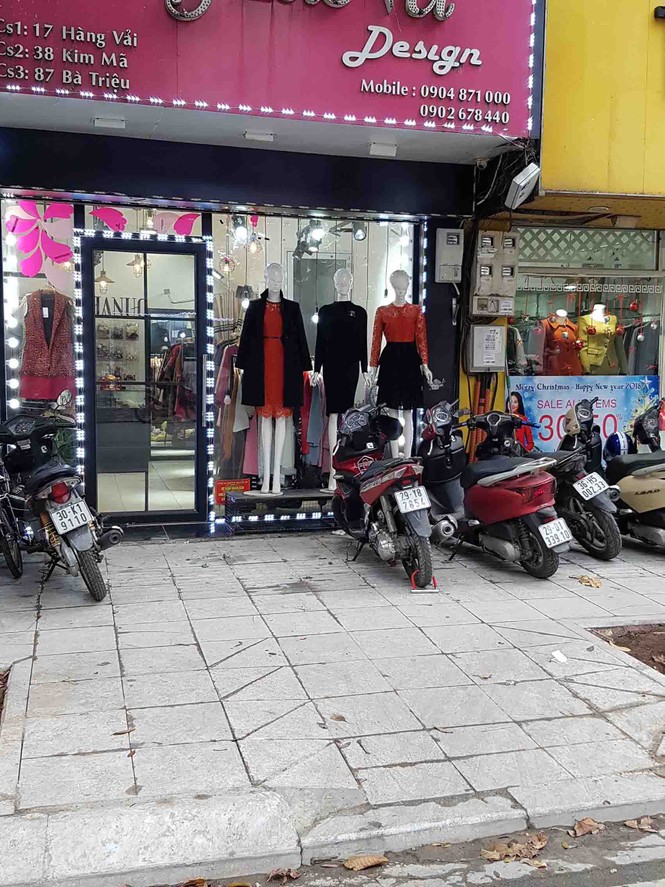 Vỉa hè lát đá tự nhiên 'uốn lượn mềm mại' nhiều điểm sai phê duyệt - ảnh 2