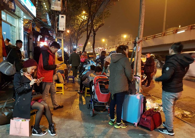 Hàng nghìn bạn trẻ đổ xô đi du lịch Sapa dịp nghỉ Tết - ảnh 2
