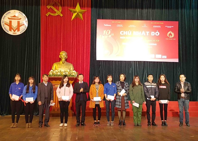 Sôi nổi ngày hội hiến máu trên đất tổ - ảnh 9