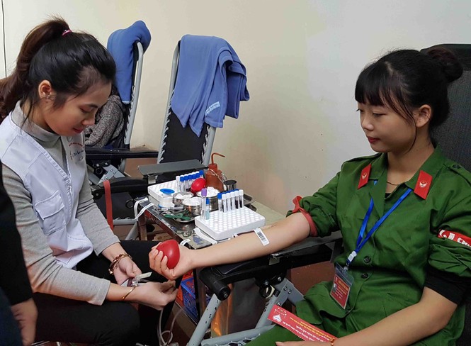 Sôi nổi ngày hội hiến máu trên đất tổ - ảnh 6