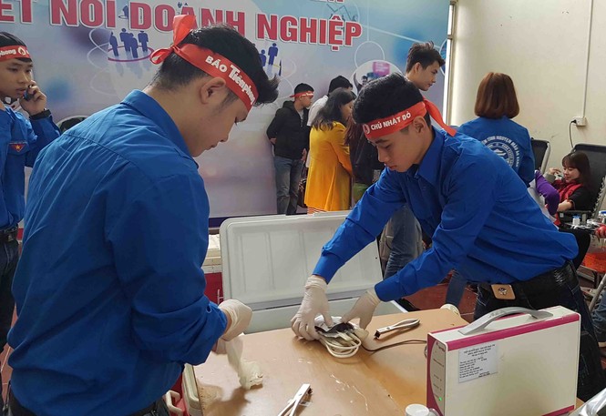 Sôi nổi ngày hội hiến máu trên đất tổ - ảnh 8