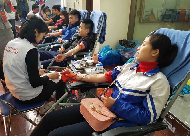 Sôi nổi ngày hội hiến máu trên đất tổ - ảnh 5