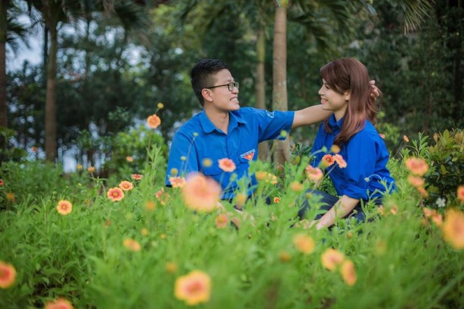 Độc đáo bộ ảnh cưới với áo Đoàn thanh niên - ảnh 4
