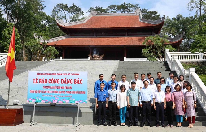 Đoàn cán bộ tiêu biểu T.Ư Đoàn thăm khu di tích Đá Chông K9 - ảnh 1