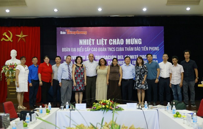 Đoàn đại biểu cấp cao T.Ư Đoàn TNCS Cuba thăm báo Tiền Phong - ảnh 9