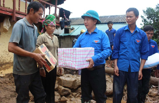 Côi cút, tang thương nơi rốn lũ Lai Châu - ảnh 20