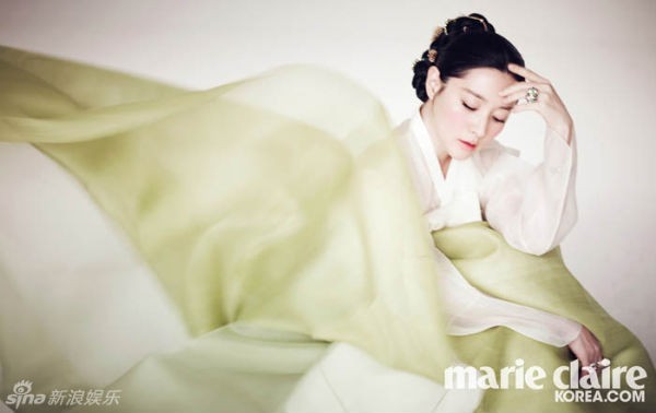 Nàng “Dae Jang Geum” đẹp mê hồn ở tuổi 40 - ảnh 4