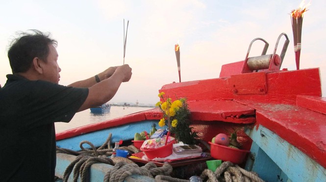 10 ngày cùng ngư dân giữa tọa độ “nóng” - ảnh 2