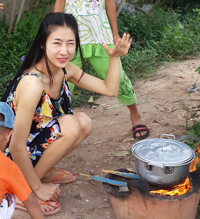 DJ Oxy 'lột xác' làm gái quê chân chất - ảnh 10