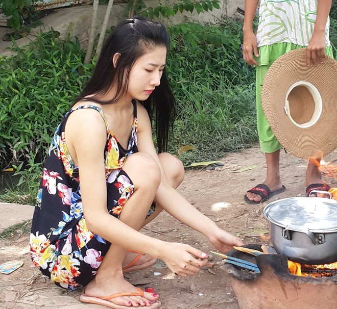 DJ Oxy 'lột xác' làm gái quê chân chất - ảnh 9