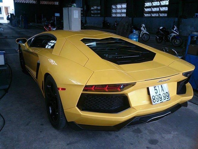 Lamborghini Aventador đầu tiên ở VN ra biển trắng tứ quý 9 - ảnh 1