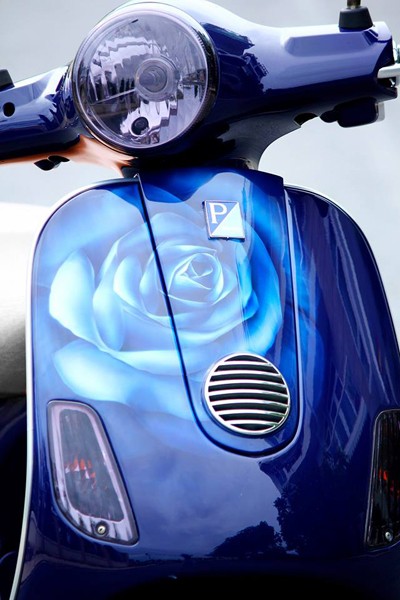 Vespa hoa hồng xanh kiêu kỳ tại Sài Gòn - ảnh 7