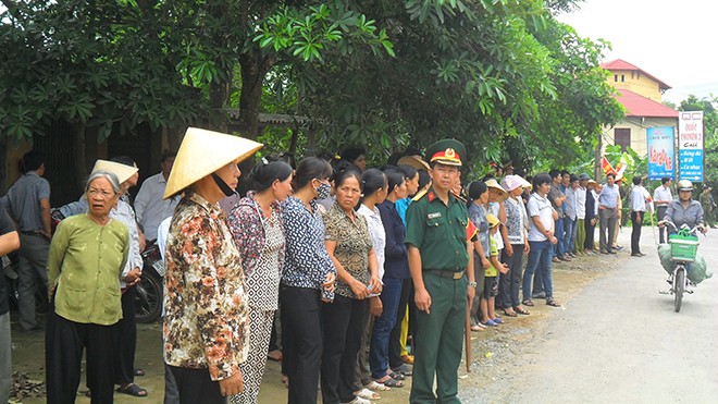 Đẫm nước mắt ngày đón các anh về đất mẹ xứ Thanh - ảnh 8
