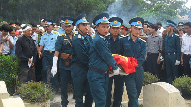 Đẫm nước mắt ngày đón các anh về đất mẹ xứ Thanh - ảnh 4