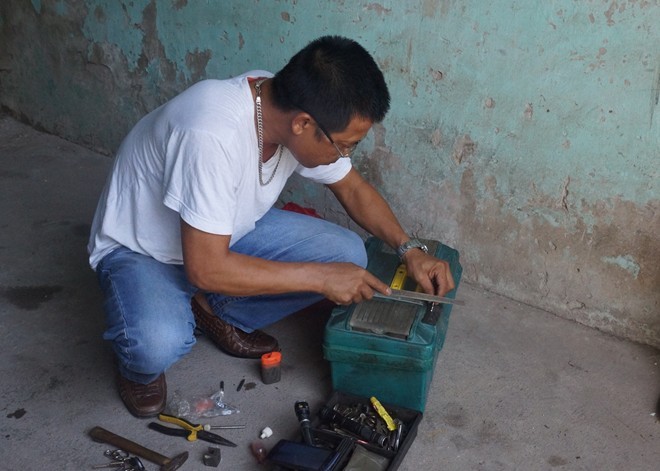 Ngày dũa vài chiếc khóa, tháng kiếm cả ngàn đô - ảnh 1