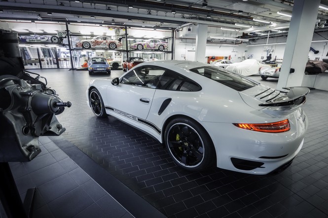 Porsche giới thiệu siêu phẩm đặc biệt 911 Turbo S GB Edition - ảnh 3