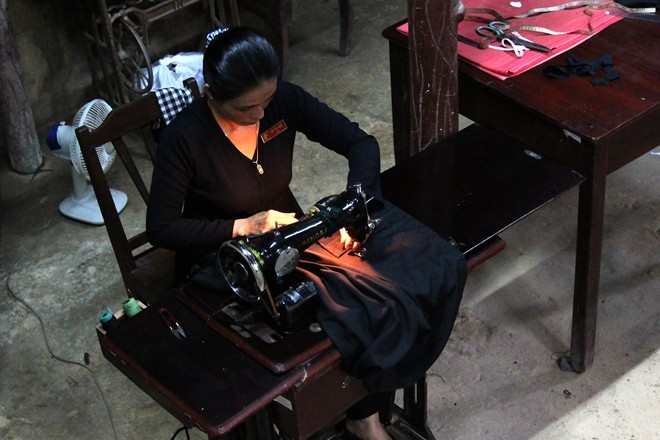 Hàng lưu niệm bằng vỏ đạn ở địa đạo Củ Chi - ảnh 12