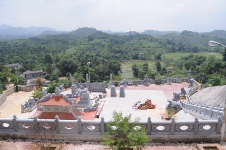 Đại gia Yên Bái: Xẻ núi xây mộ đá 15 tỷ - ảnh 9