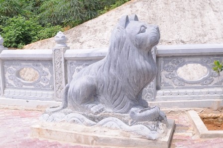 Đại gia Yên Bái: Xẻ núi xây mộ đá 15 tỷ - ảnh 6