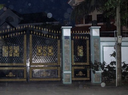 Trộm vào nhà, quan chức lộ ra vàng khối, tiền tỷ - ảnh 4