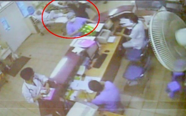 Bắt khẩn cấp đối tượng hành hung bác sĩ, y tá bệnh viện Bạch Mai - ảnh 2