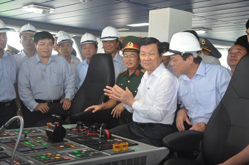 Chủ tịch nước kiểm tra tiến độ đóng tàu Kiểm ngư KN 782 - ảnh 4