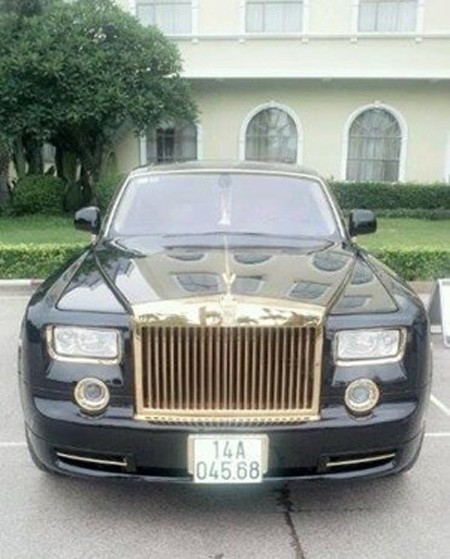 Đại gia sở hữu đôi siêu xe mạ vàng 24K - ảnh 10