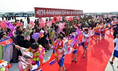 Kim Jong-un không dự lễ đón đoàn vận động viên - ảnh 1