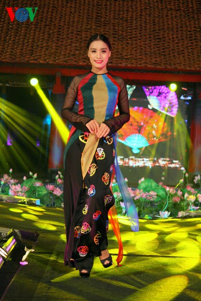 Ấn tượng đêm hội áo dài “Hương sắc Hà Nội” - ảnh 14