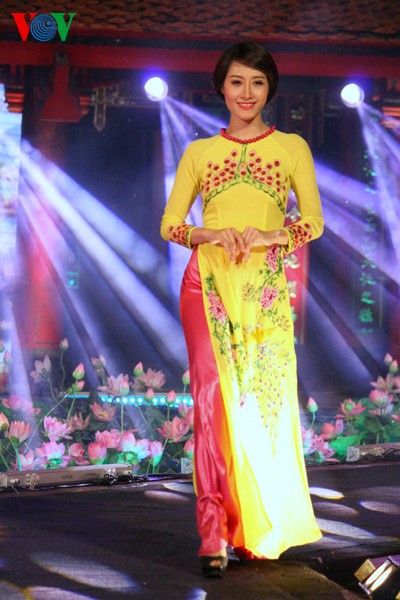 Ấn tượng đêm hội áo dài “Hương sắc Hà Nội” - ảnh 21