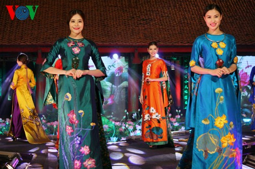 Ấn tượng đêm hội áo dài “Hương sắc Hà Nội” - ảnh 23