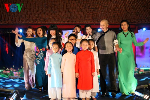 Ấn tượng đêm hội áo dài “Hương sắc Hà Nội” - ảnh 25