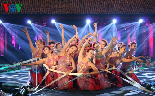 Ấn tượng đêm hội áo dài “Hương sắc Hà Nội” - ảnh 4