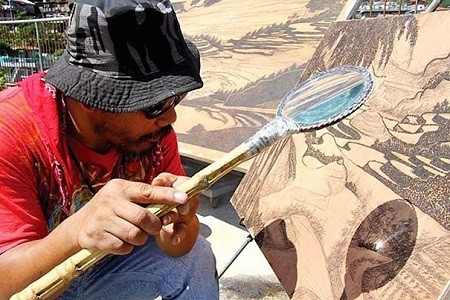 Kinh ngạc họa sĩ vẽ tranh bằng ánh nắng mặt trời - ảnh 3