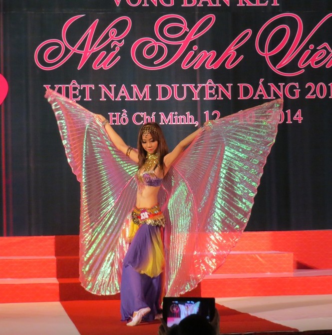 Tranh tài bán kết 'Nữ sinh duyên dáng' khu vực phía nam - ảnh 3