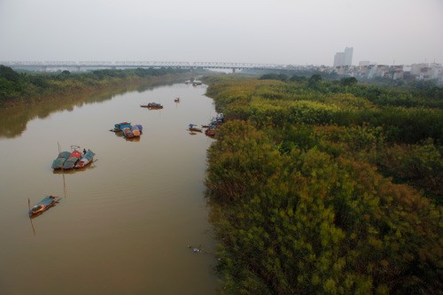 Hà Nội thanh bình nhuộm nắng vàng cuối thu - ảnh 11