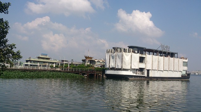 Du thuyền hết phép 4 năm vẫn ngang nhiên hoạt động - ảnh 1