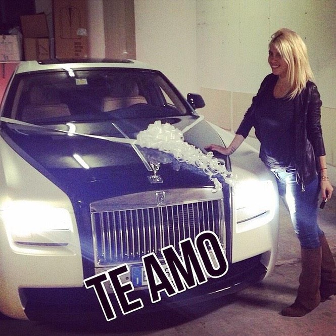 Vợ có bầu, sao bóng đá mua siêu xe Rolls Royce 'thưởng' - ảnh 2