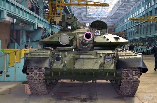 Cận cảnh nhà máy sản xuất xe tăng lớn nhất Ukraine - ảnh 13