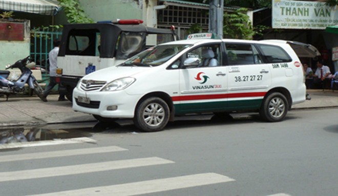 Tài xế taxi chết bất thường trong xe - ảnh 1