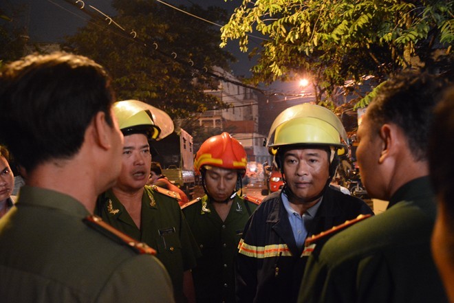 Nhà cửa tan hoang trong vụ nổ lớn ở Sài Gòn - ảnh 6