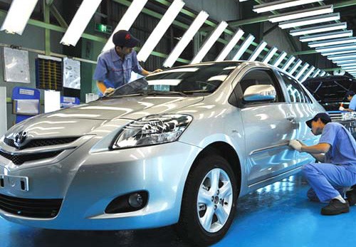 Ngoài ốc vít, Việt Nam có sản xuất được sơn ôtô? - ảnh 1