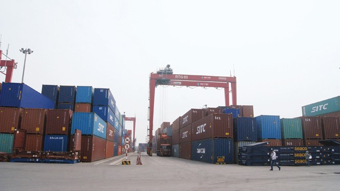 Đau đầu xử lý hàng ngàn container “bỏ quên” - ảnh 1