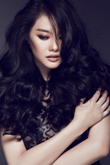 Linh Chi khác lạ với phong cách lạnh lùng - ảnh 7