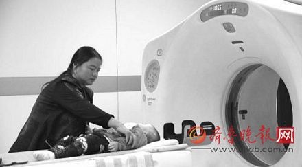 Hãi hùng phát hiện 12 chiếc kim trong người bé gái - ảnh 4