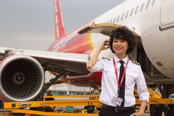 Phút trải lòng của nữ phi công xinh như người mẫu - ảnh 2