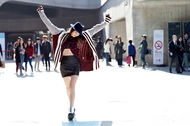 Các xu hướng thời trang ăn khách trên đường phố Seoul - ảnh 10